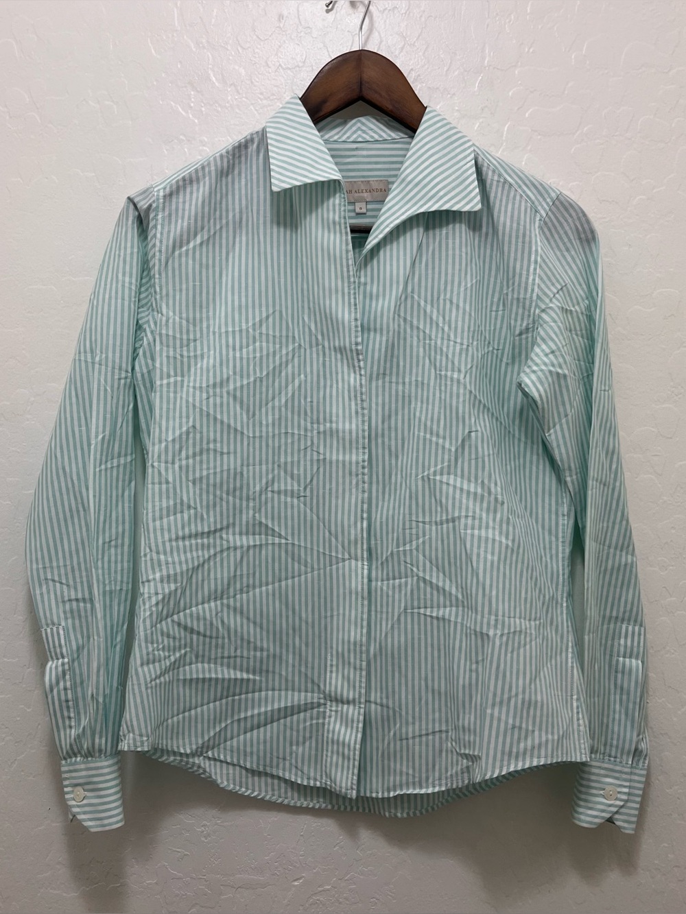 Sarah Alexandra Button Front Signature Shirt Size 0 / XS